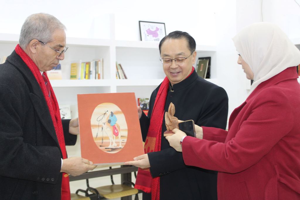 received 573111405556375